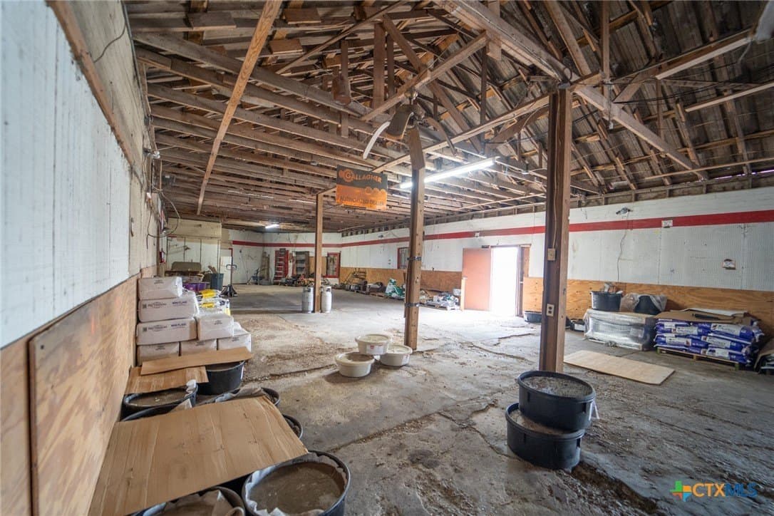 10 acres in Goliad County - photo 17