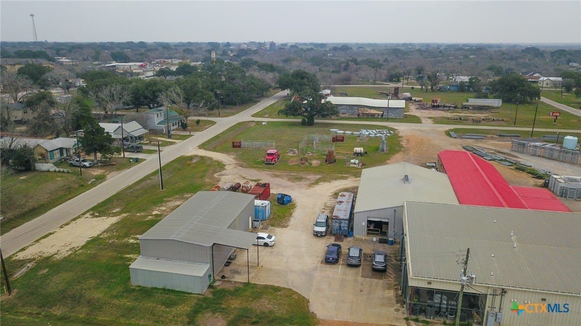 10 acres in Goliad County - photo 5