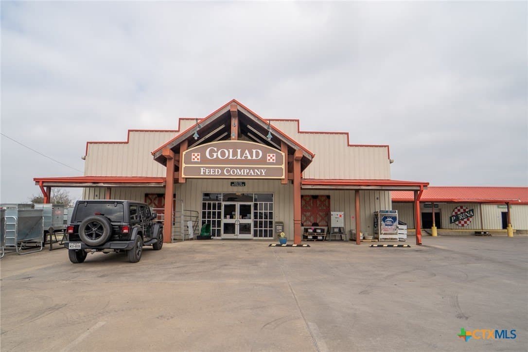 10 acres in Goliad County - photo 7