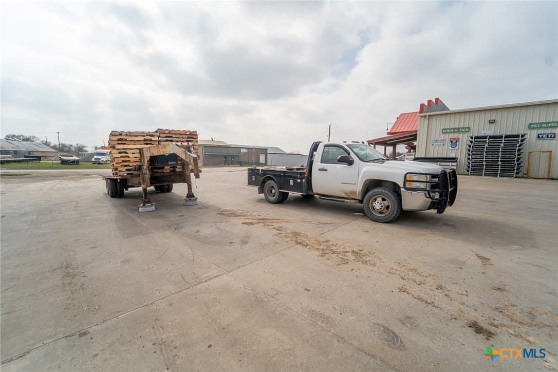 10 acres in Goliad County - photo 18
