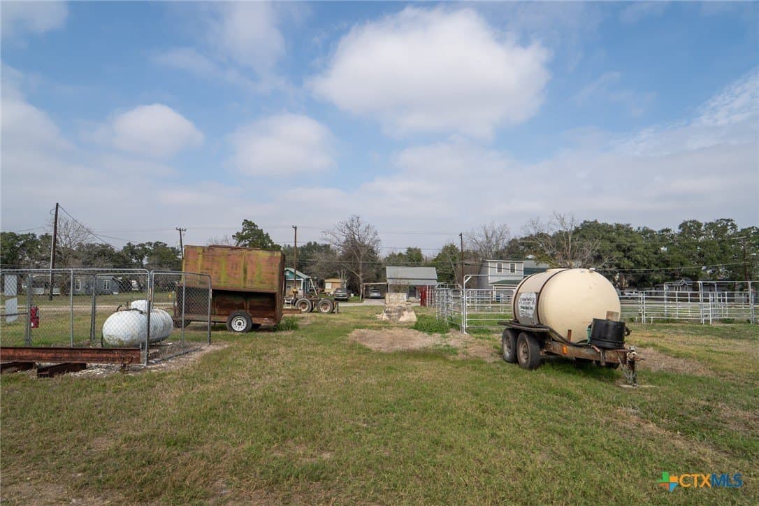 10 acres in Goliad County - photo 19