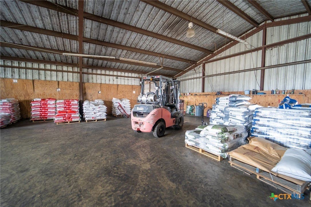 10 acres in Goliad County - photo 22