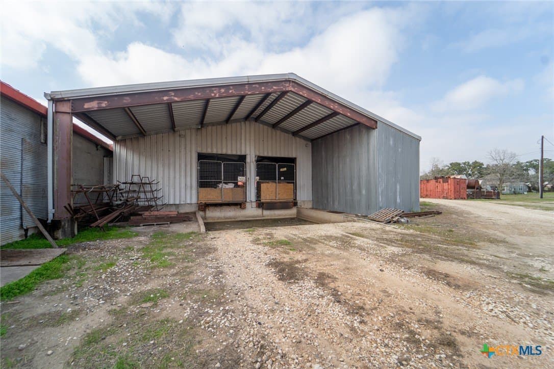 10 acres in Goliad County - photo 24
