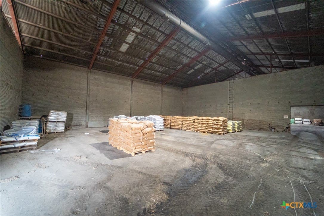 10 acres in Goliad County - photo 36