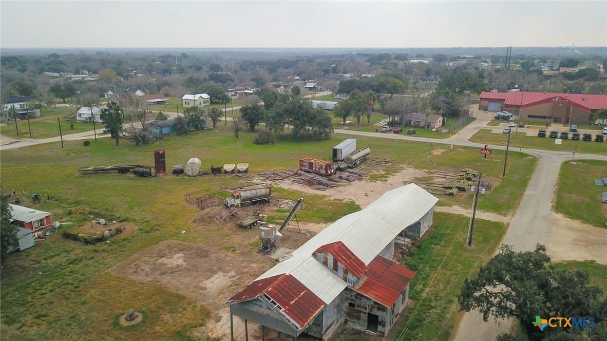 10 acres in Goliad County - photo 28
