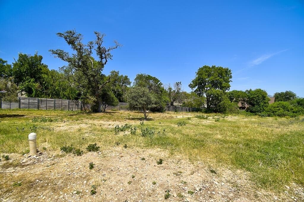 0.19 acres in Kerr County - photo 3