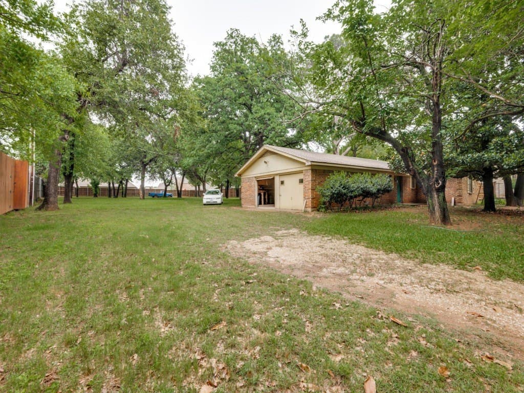 0.91 acres in Tarrant County - photo 8