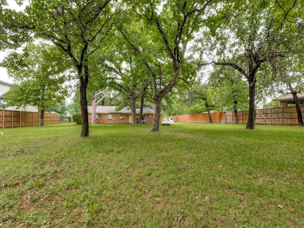 0.91 acres in Tarrant County - photo 11