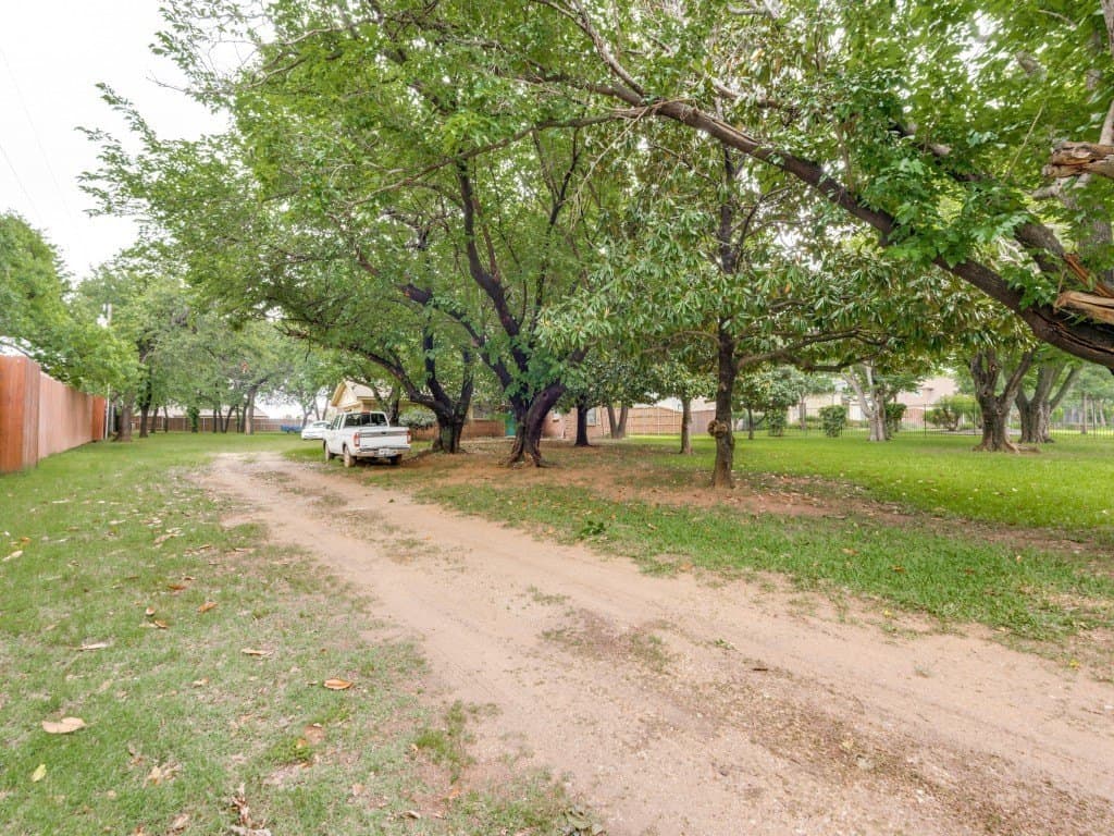 0.91 acres in Tarrant County - photo 7