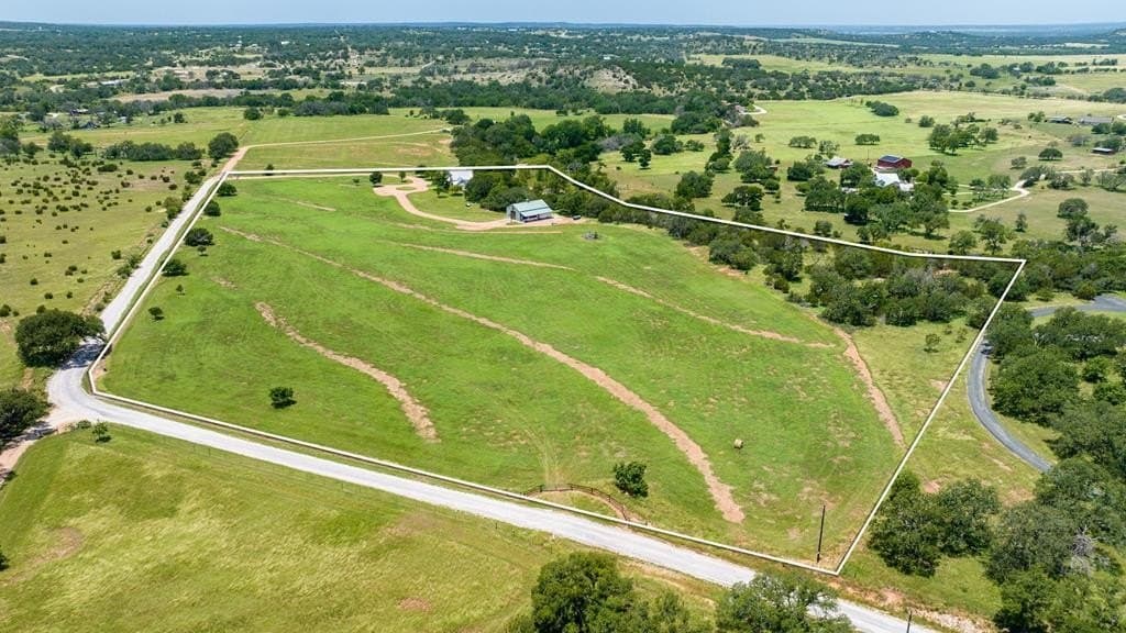 19.99 acres in Gillespie County gallery image 2