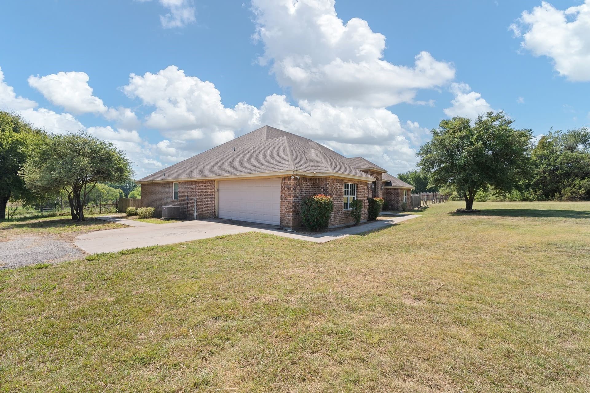 10 acres in Parker County - photo 4
