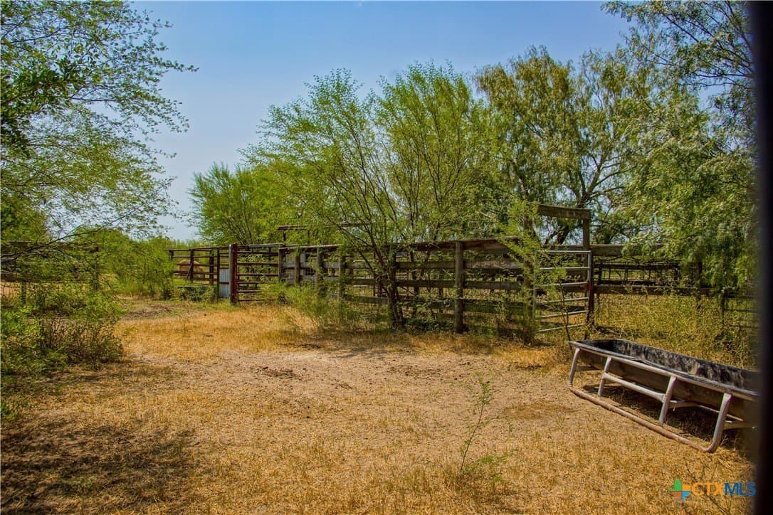 57.28 acres in DeWitt County - photo 9
