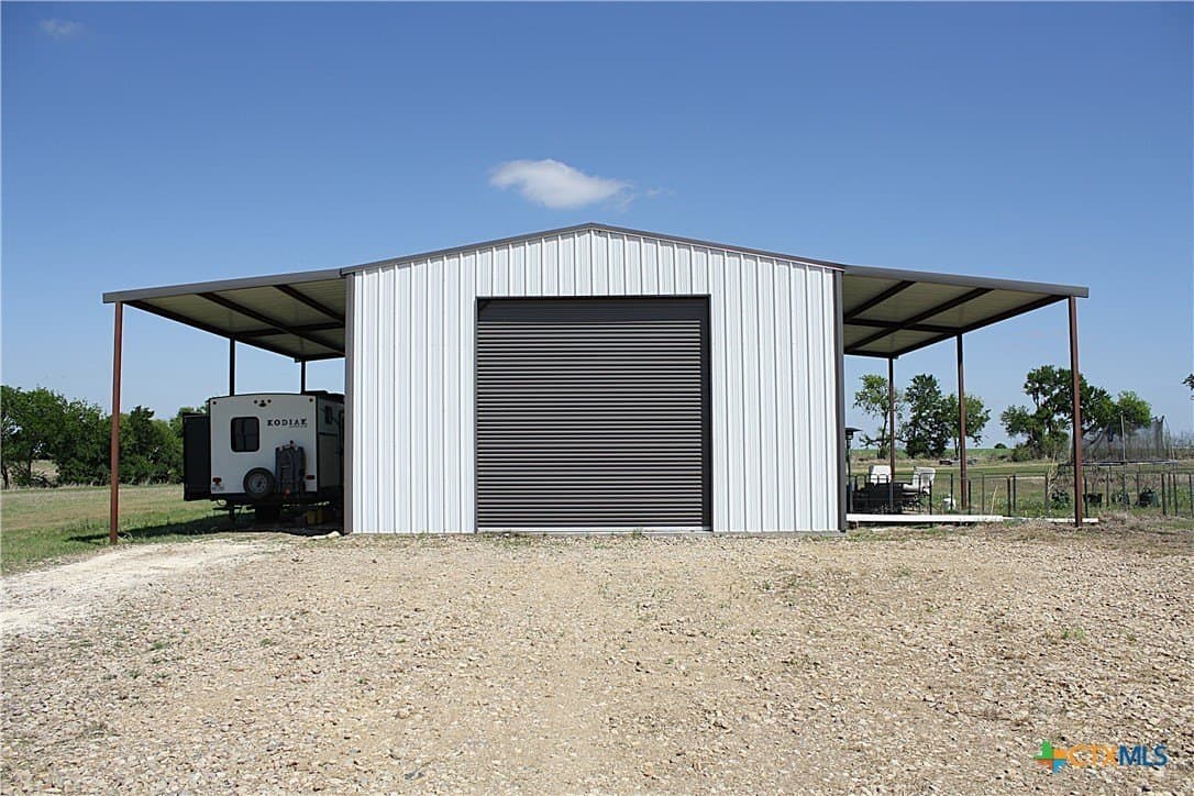 10.01 acres in Milam County gallery image 3