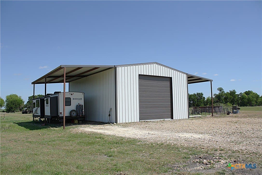 10.01 acres in Milam County gallery image 4