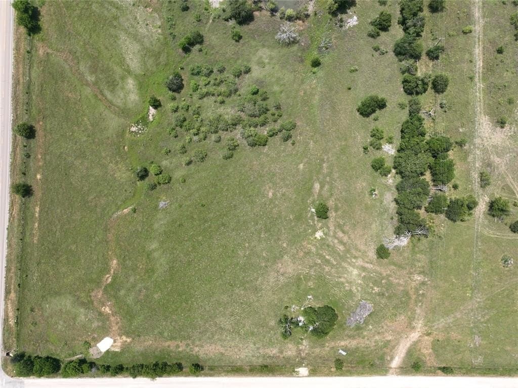 2.04 acres in McLennan County gallery image 3