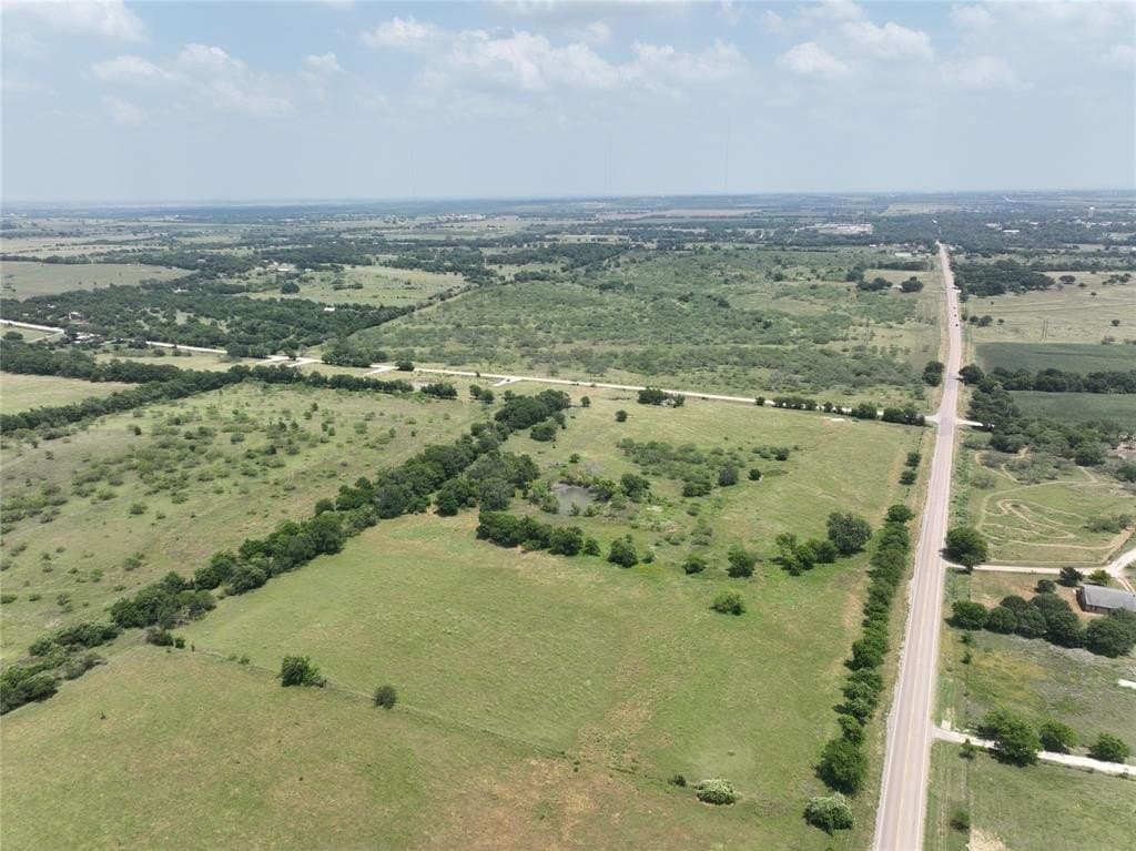 2.04 acres in McLennan County gallery image 2