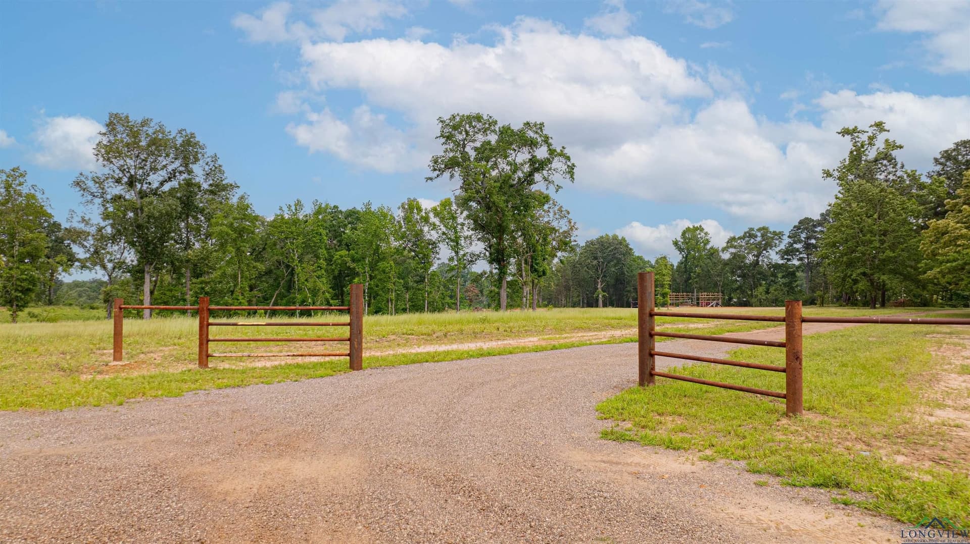 23.72 acres in Gregg County