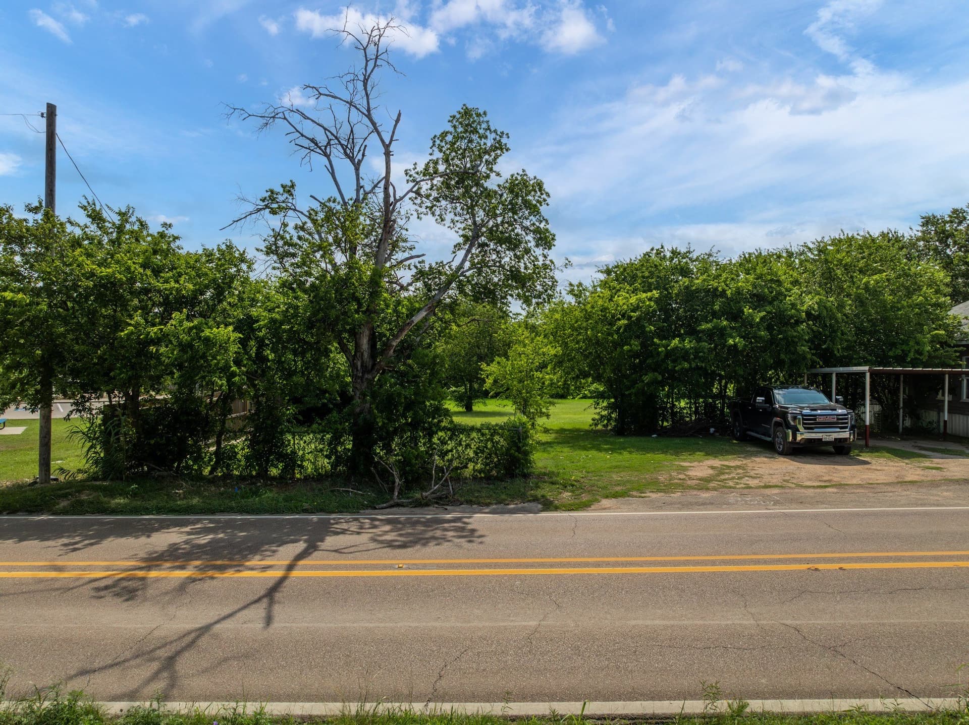 0.25 acres in Hill County - photo 2