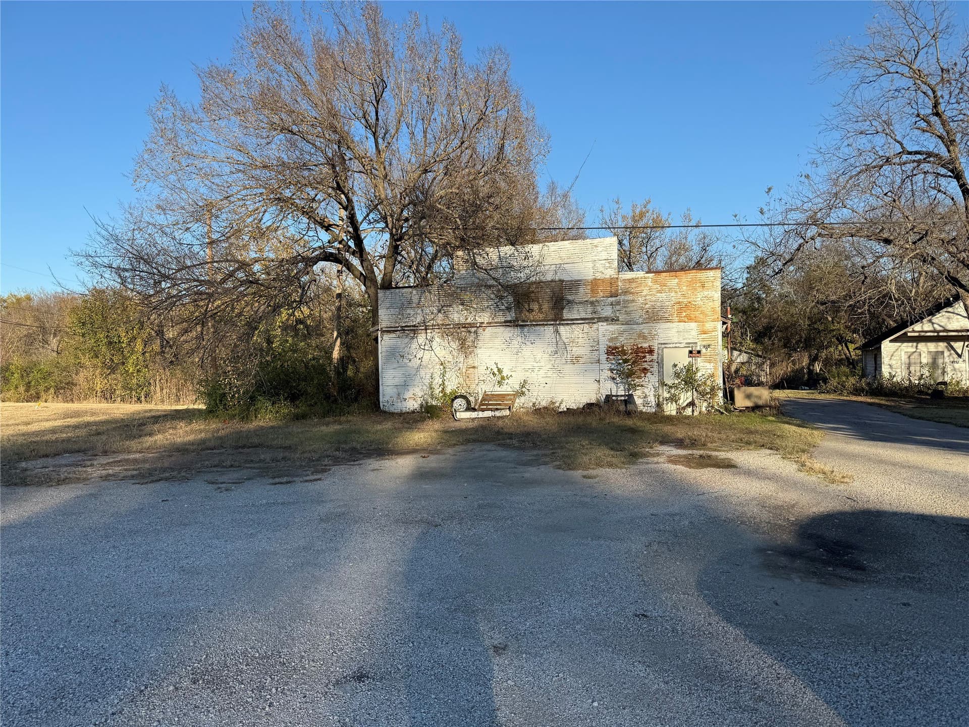 1.1 acres in Johnson County gallery image 2