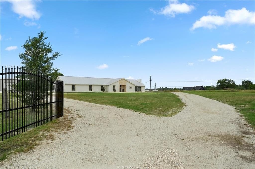 10.76 acres in Grimes County gallery image 2