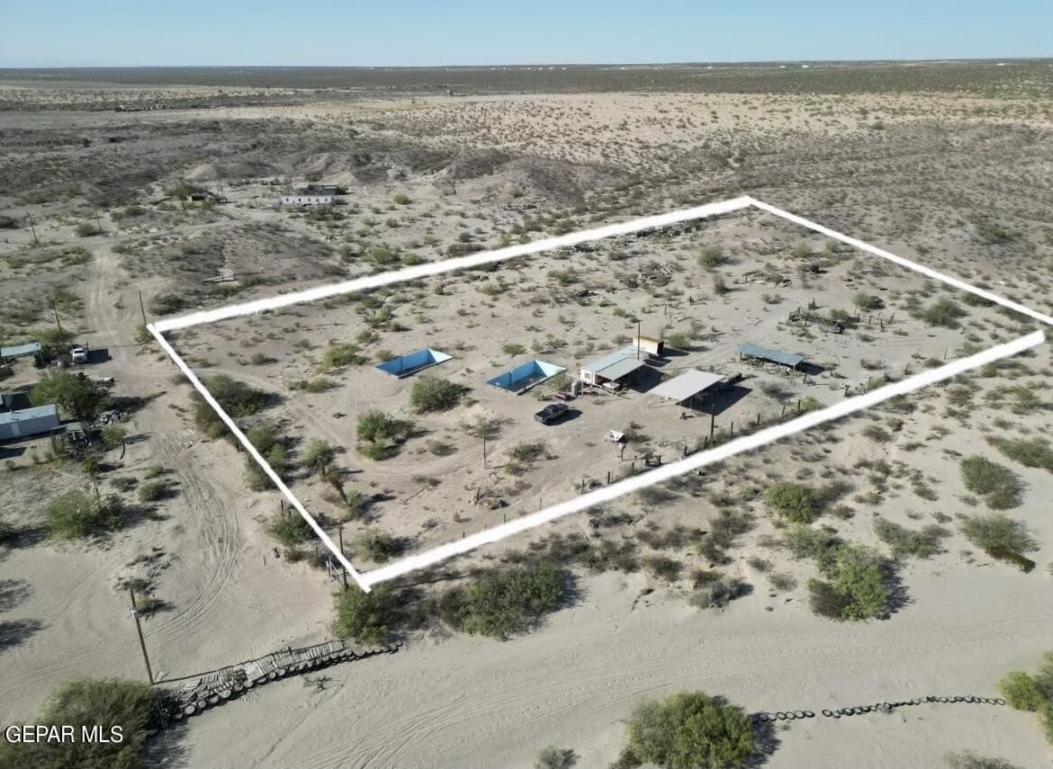 5 acres in El Paso County