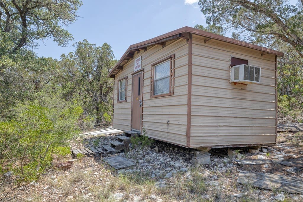 94.97 acres in Real County - photo 21