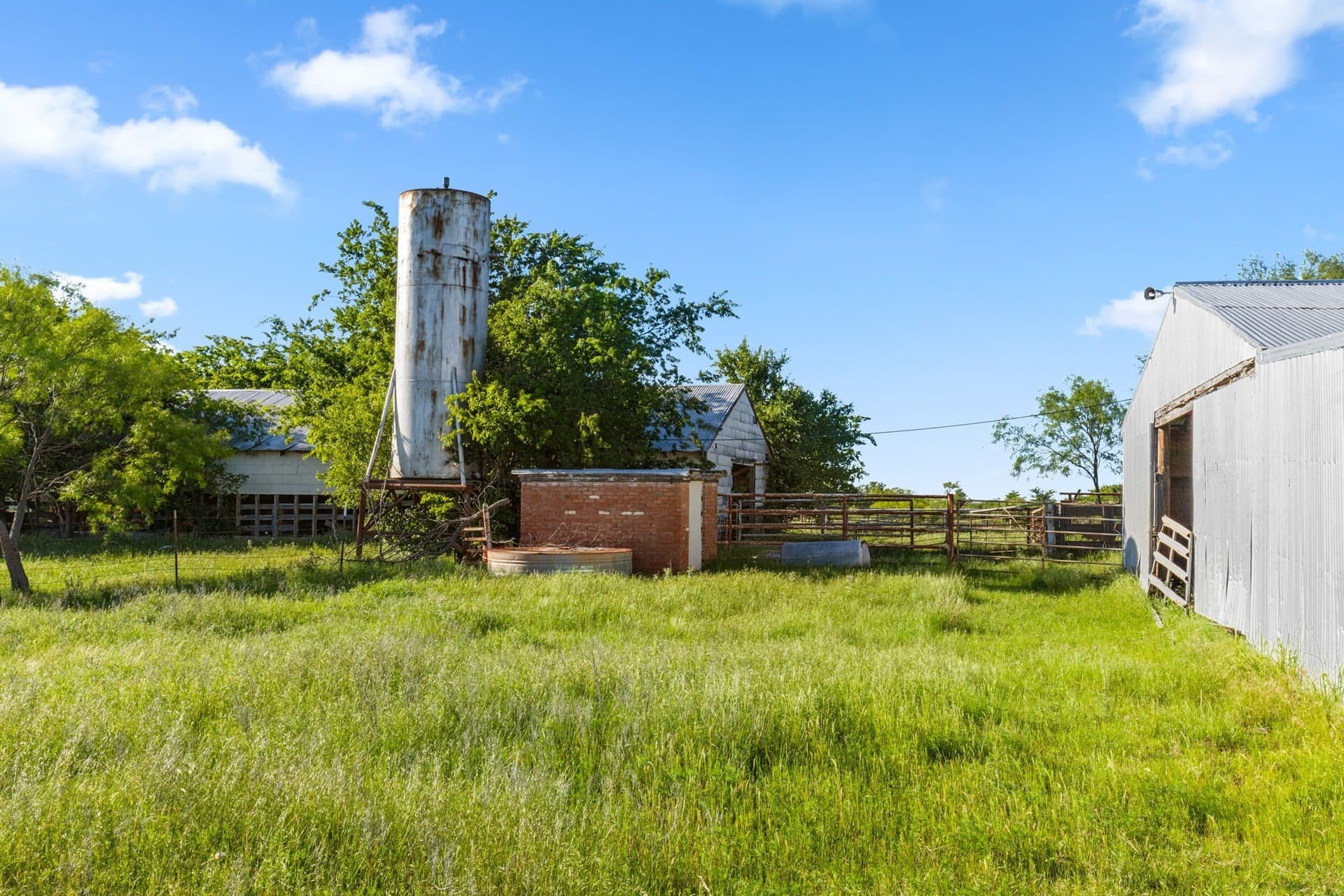 623.3 acres in Montague County - photo 8