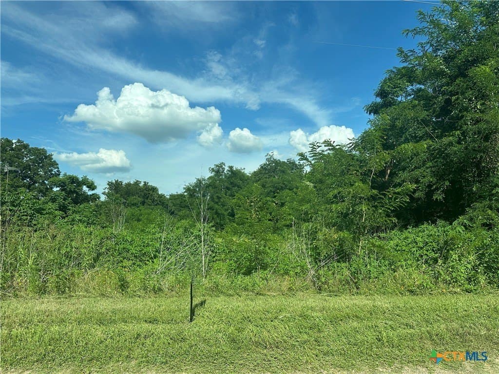 1 acres in Falls County