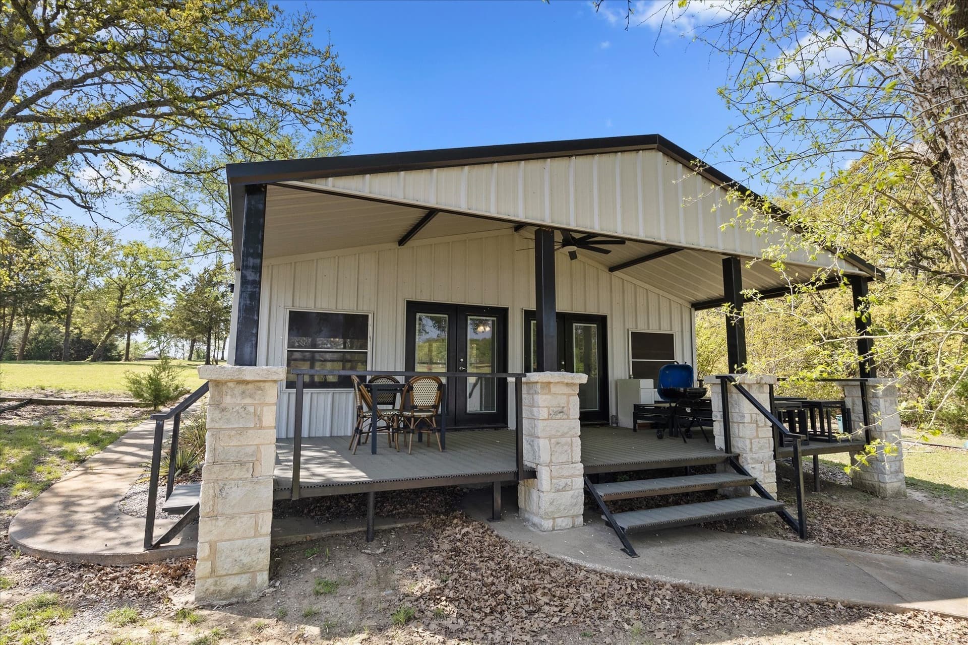 0.87 acres in Hunt County - photo 18