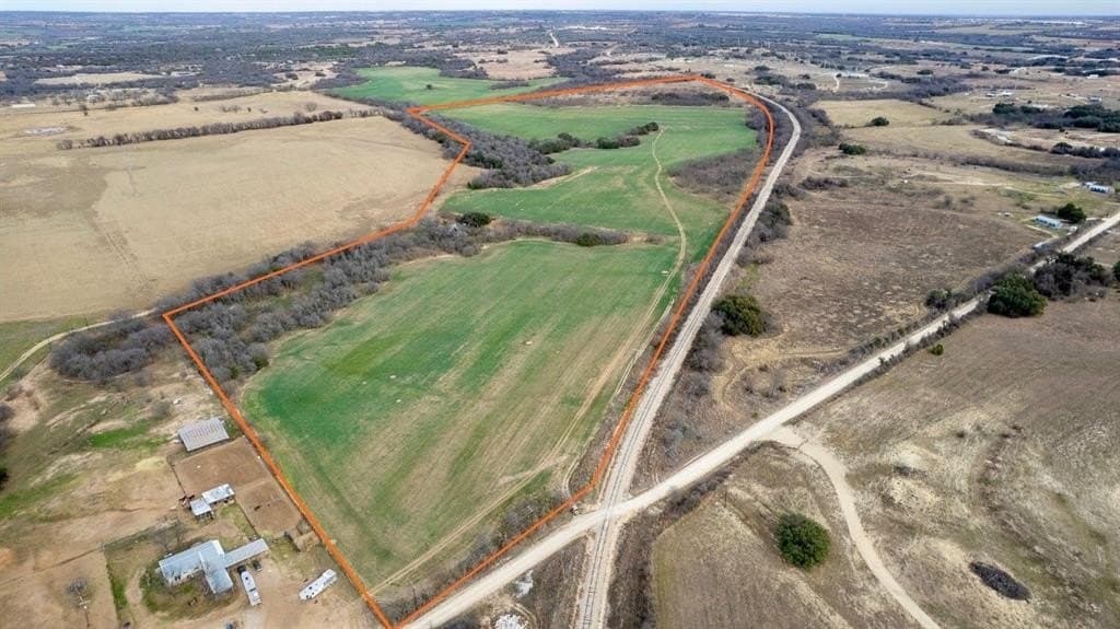 103.3 acres in Comanche County