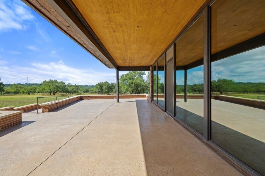 11 acres in Blanco County gallery image 4