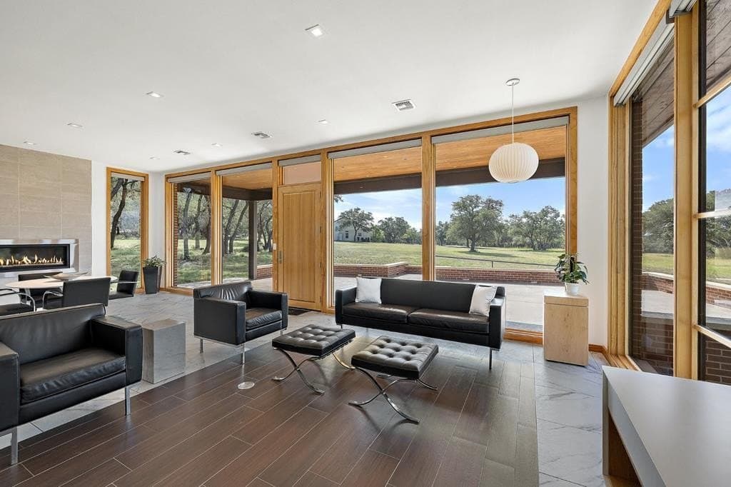 11 acres in Blanco County gallery image 2