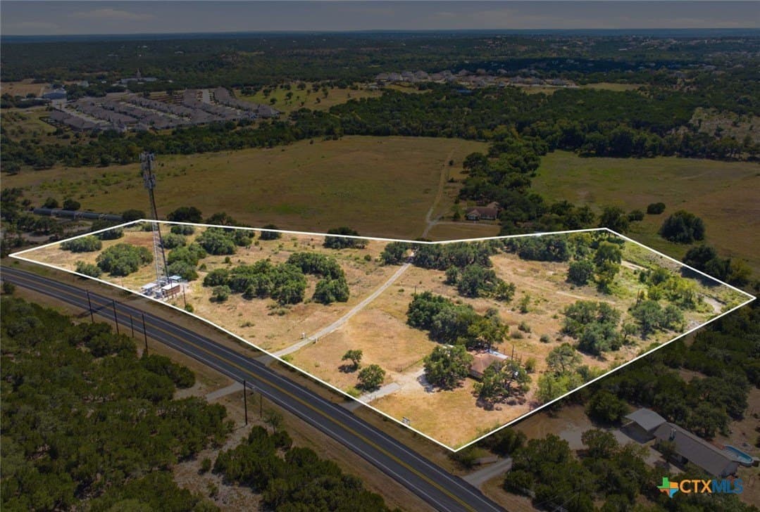 10 acres in Hays County - photo 3