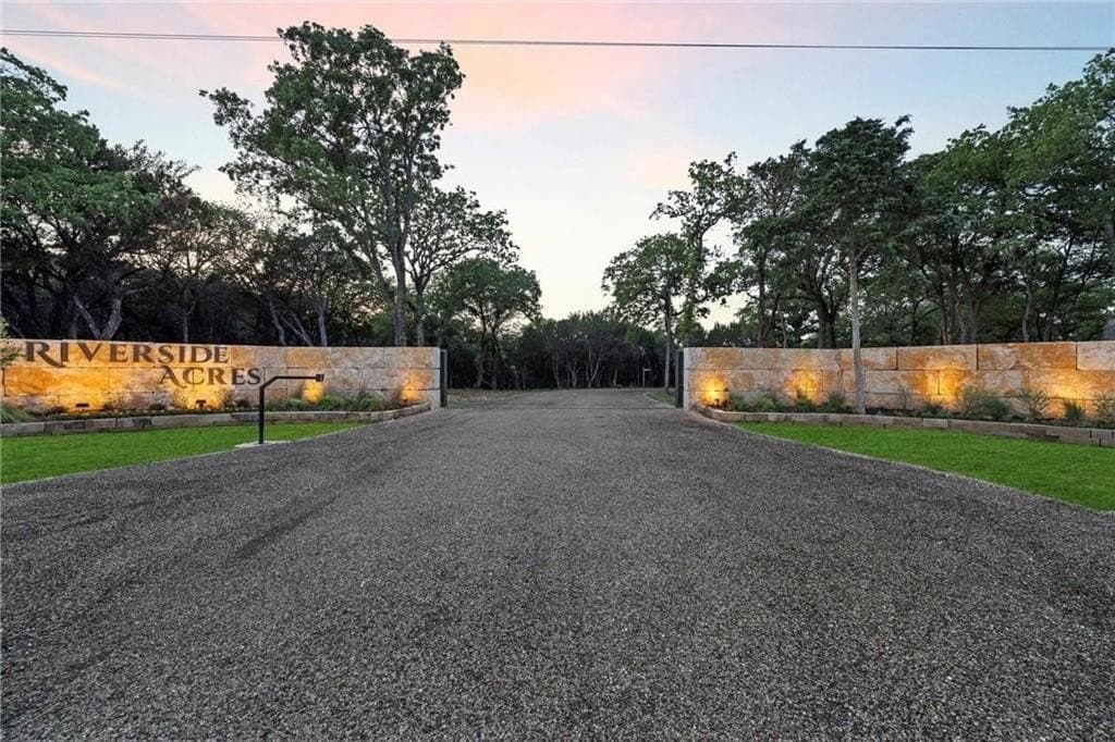 2.2 acres in Hill County gallery image 3