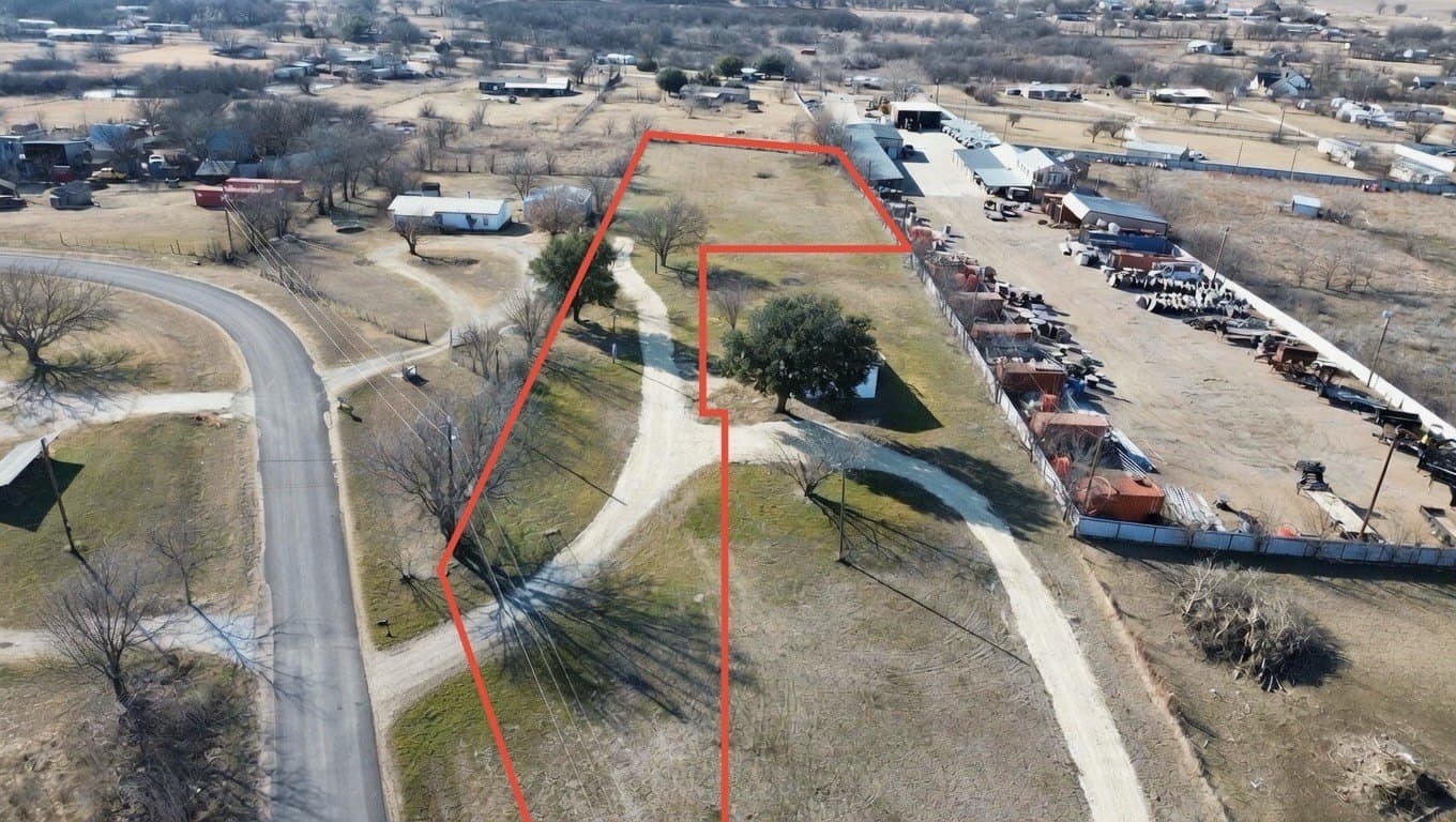 1.6 acres in Johnson County gallery image 3