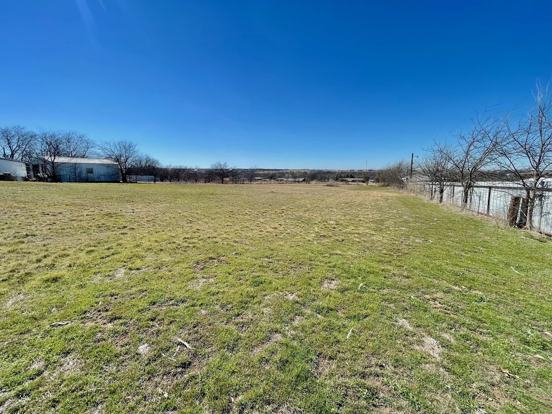 1.6 acres in Johnson County gallery image 2