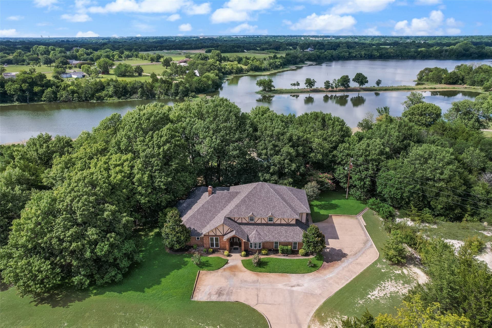 64.46 acres in Ellis County