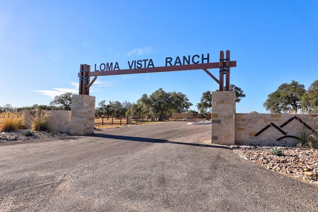 5.01 acres in Gillespie County - photo 11