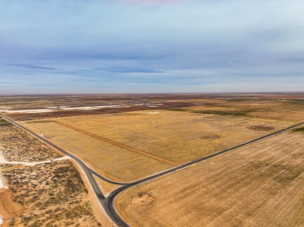 1 acres in Midland County gallery image 3