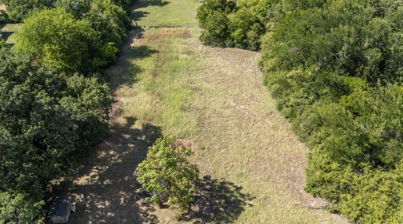 0.72 acres in Tarrant County - photo 2