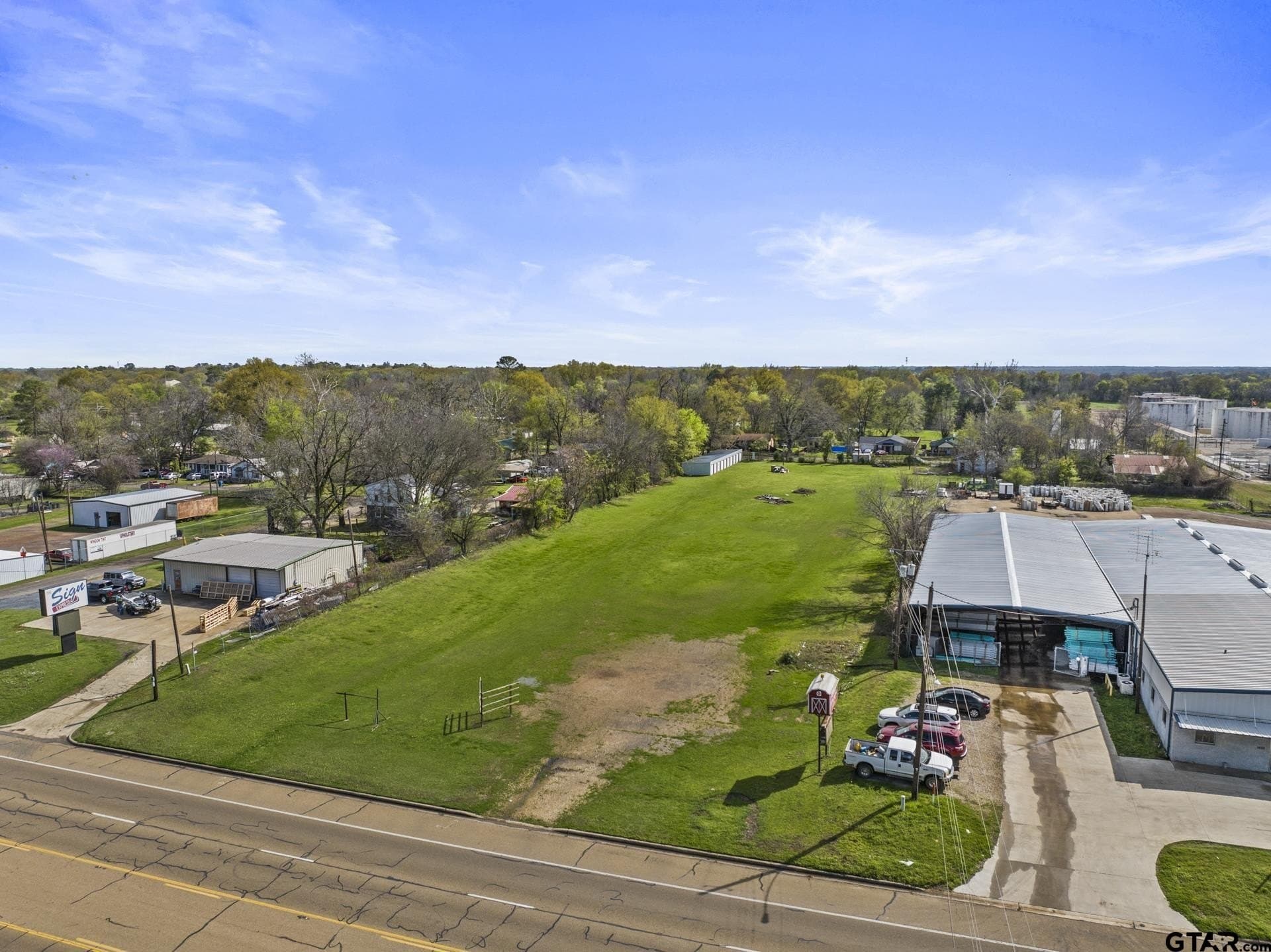 2.42 acres in Titus County gallery image 3