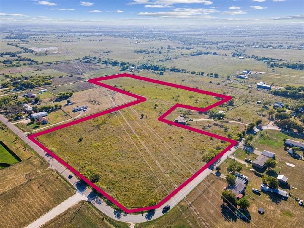 16 acres in Johnson County