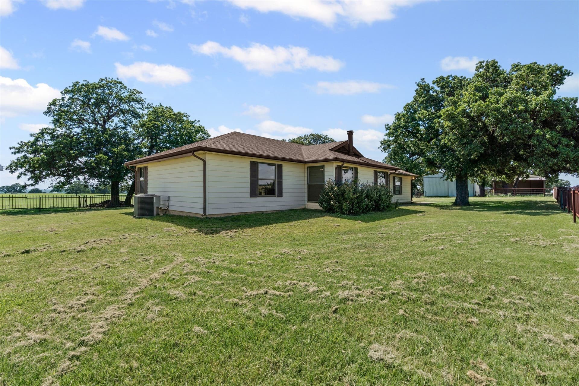 313.15 acres in Hill County - photo 5