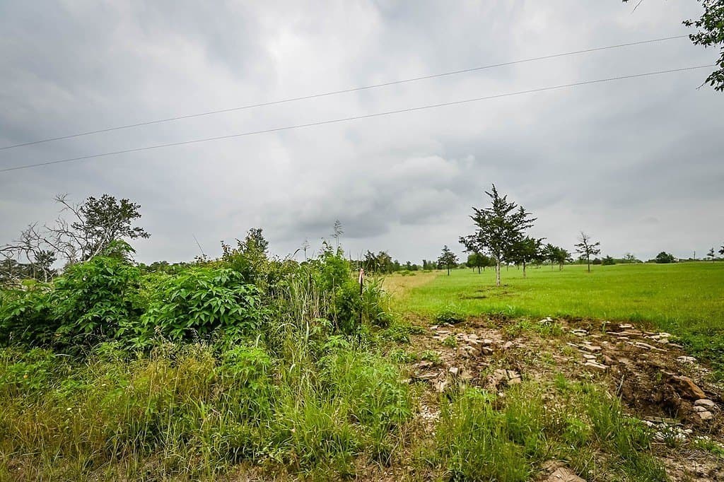 7.84 acres in Gonzales County - photo 7
