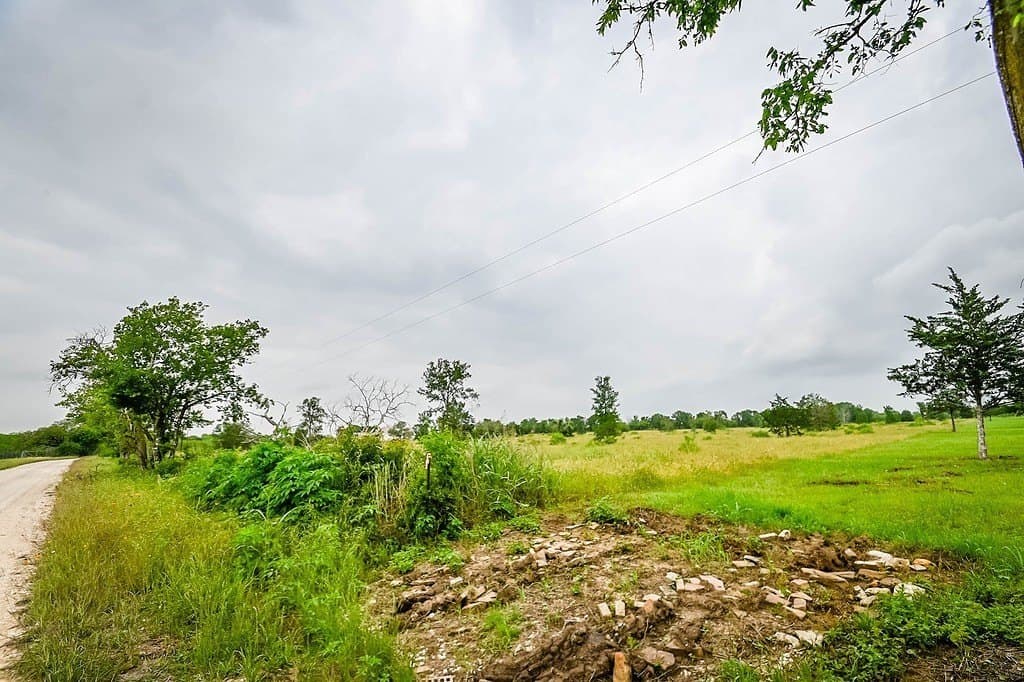 7.84 acres in Gonzales County - photo 8