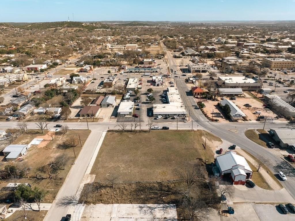 0.75 acres in Kerr County gallery image 2