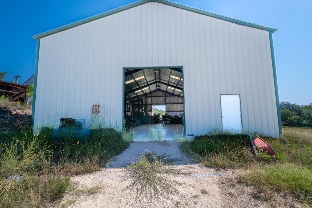 7 acres in Bandera County