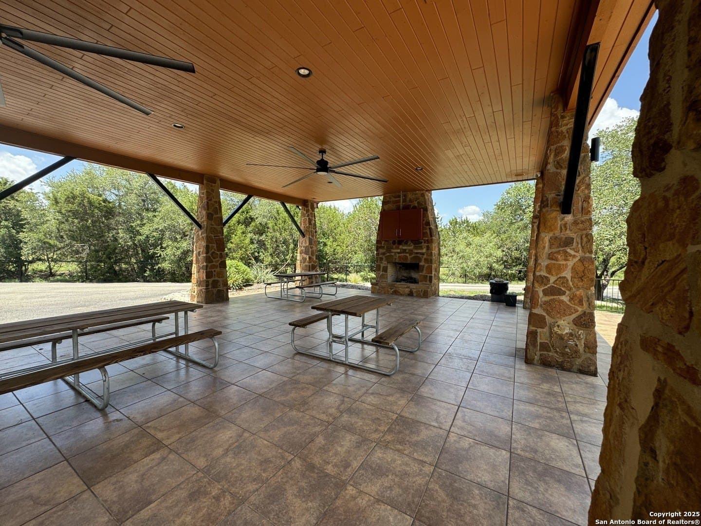 1.1 acres in Comal County gallery image 3
