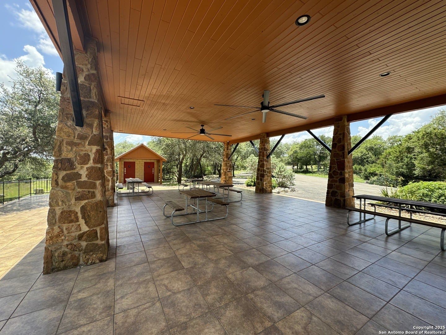 1.1 acres in Comal County gallery image 4