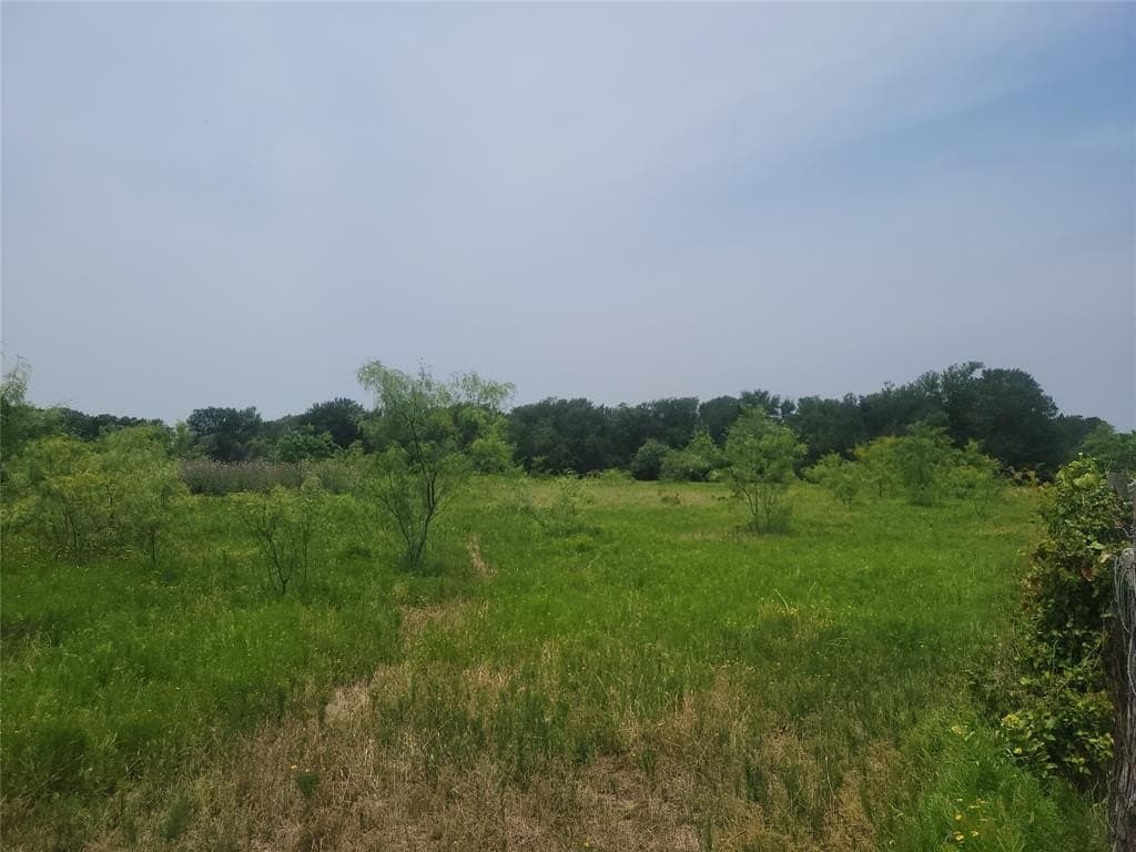 28.03 acres in Navarro County